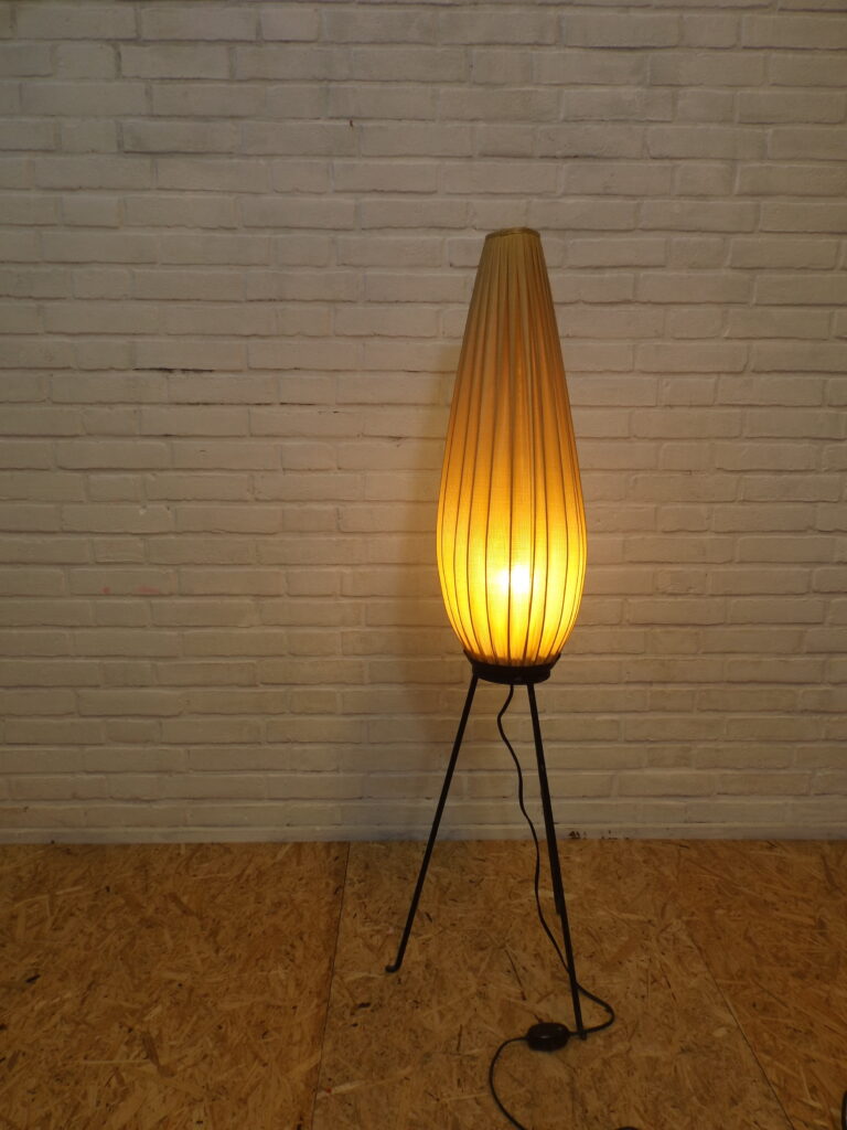 Cocoon floorlamp Artimeta