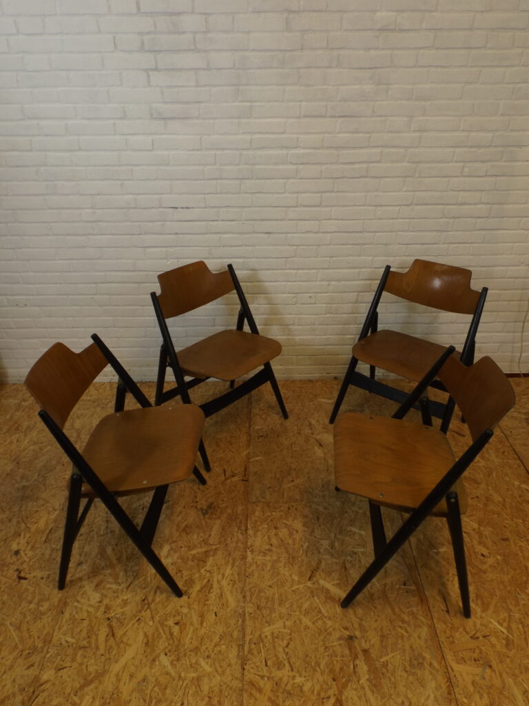 Set of 4 Egon Eiermann SE 18 folding chairs