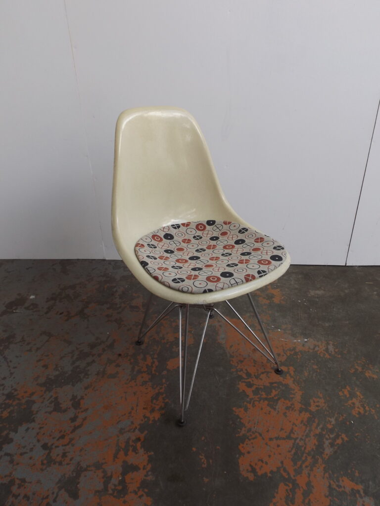 EAMES side chair