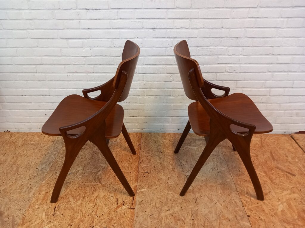 2 Hovmand Olsen Diner Chairs