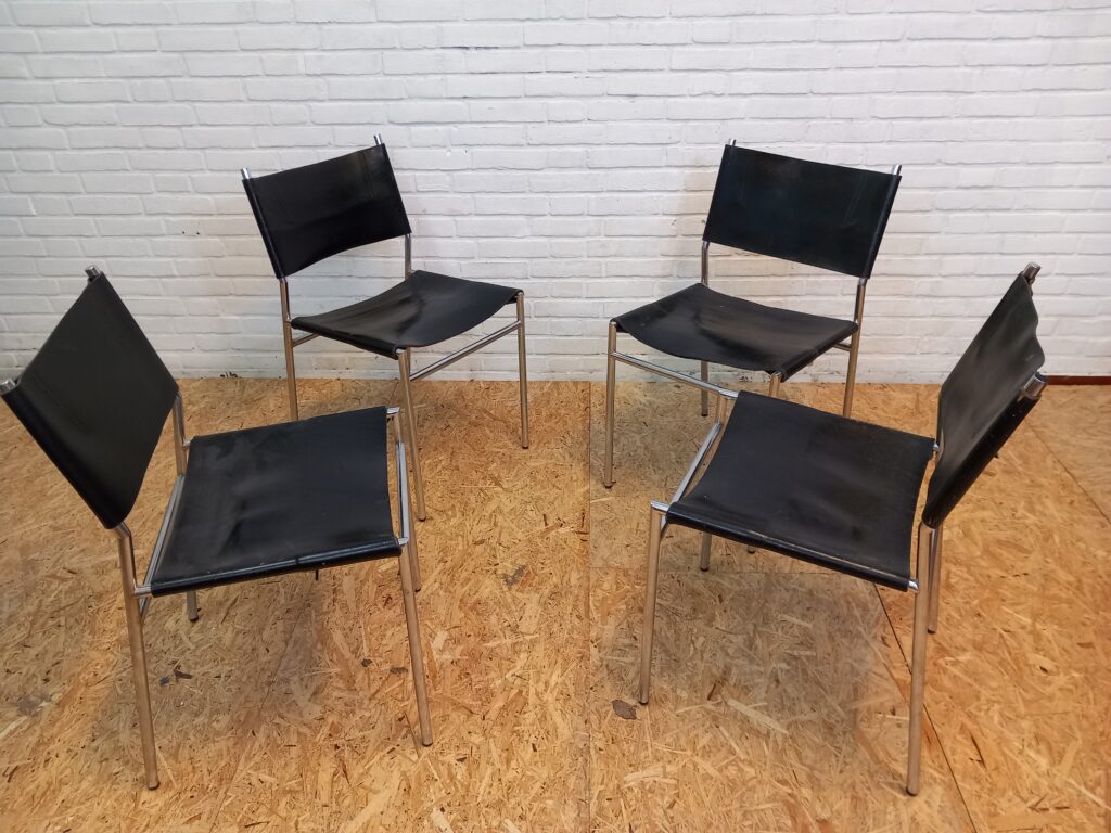 Set of 4 Martin Visser SE 06 diner chairs