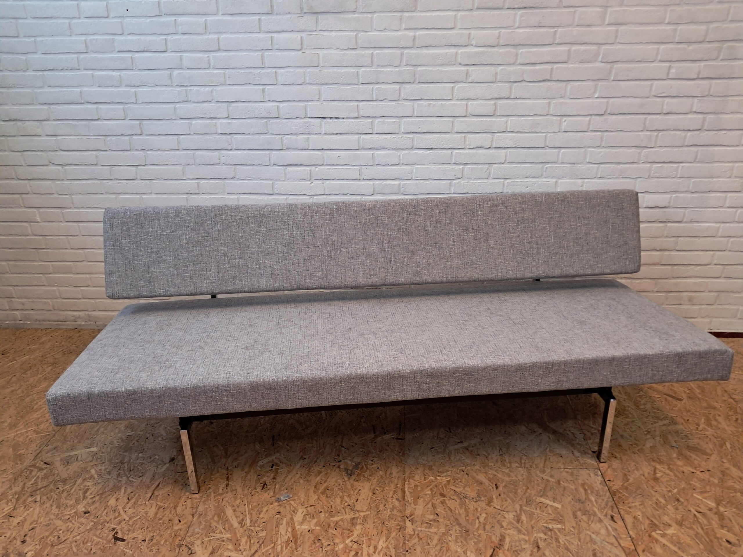 Van der Sluis 540 Sleeping Sofa- Daybed