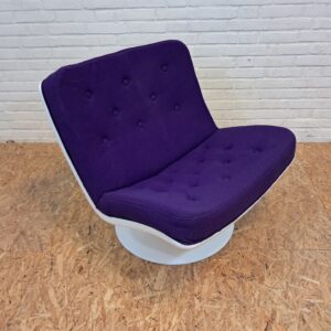 Artifort 975 Lounge chair  Harcourt