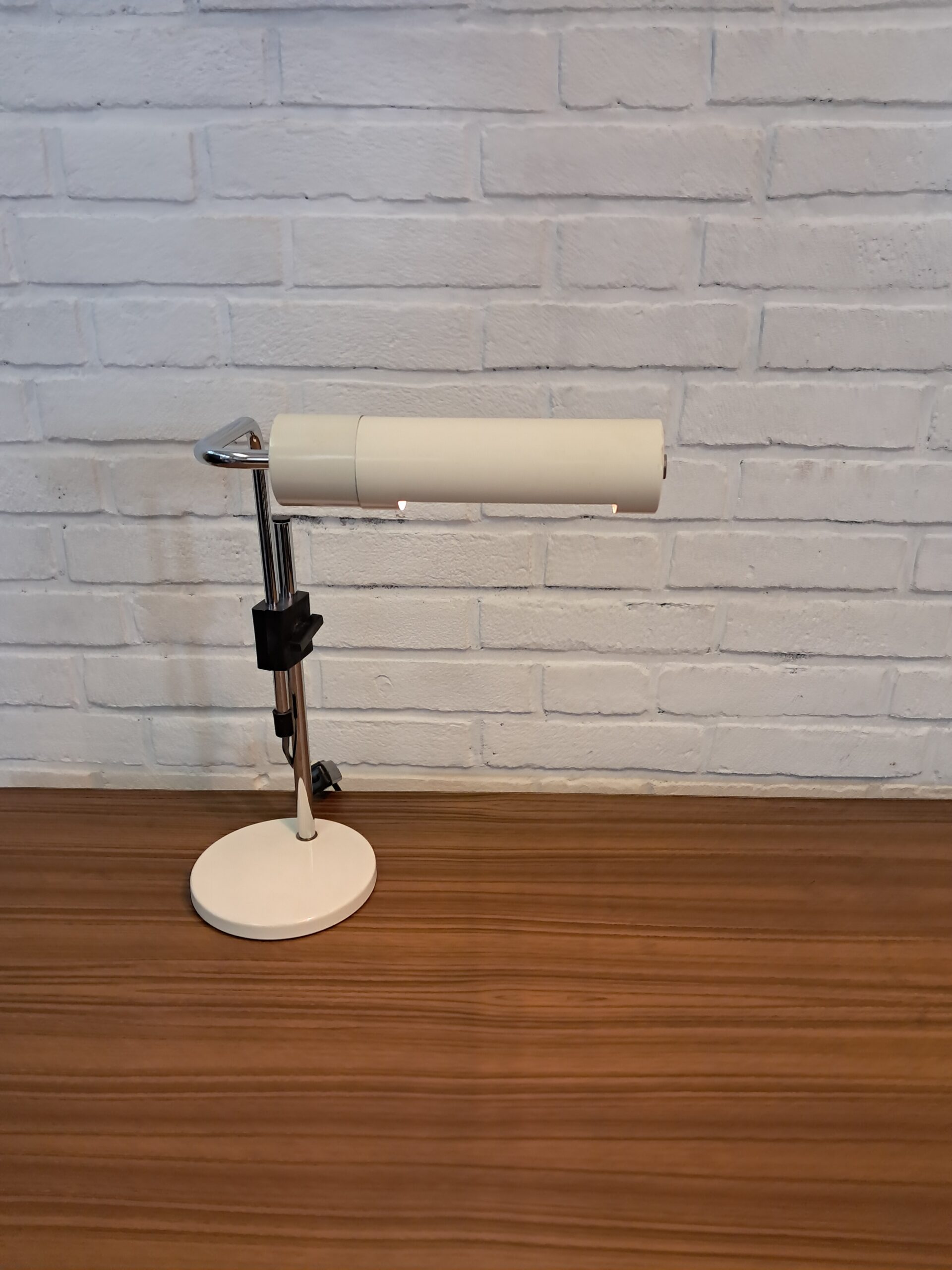 Hala desklamp
