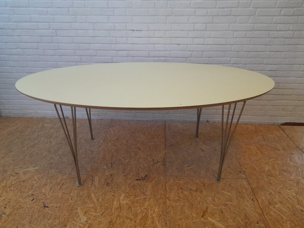 Piet Hein “Ellips” dining table