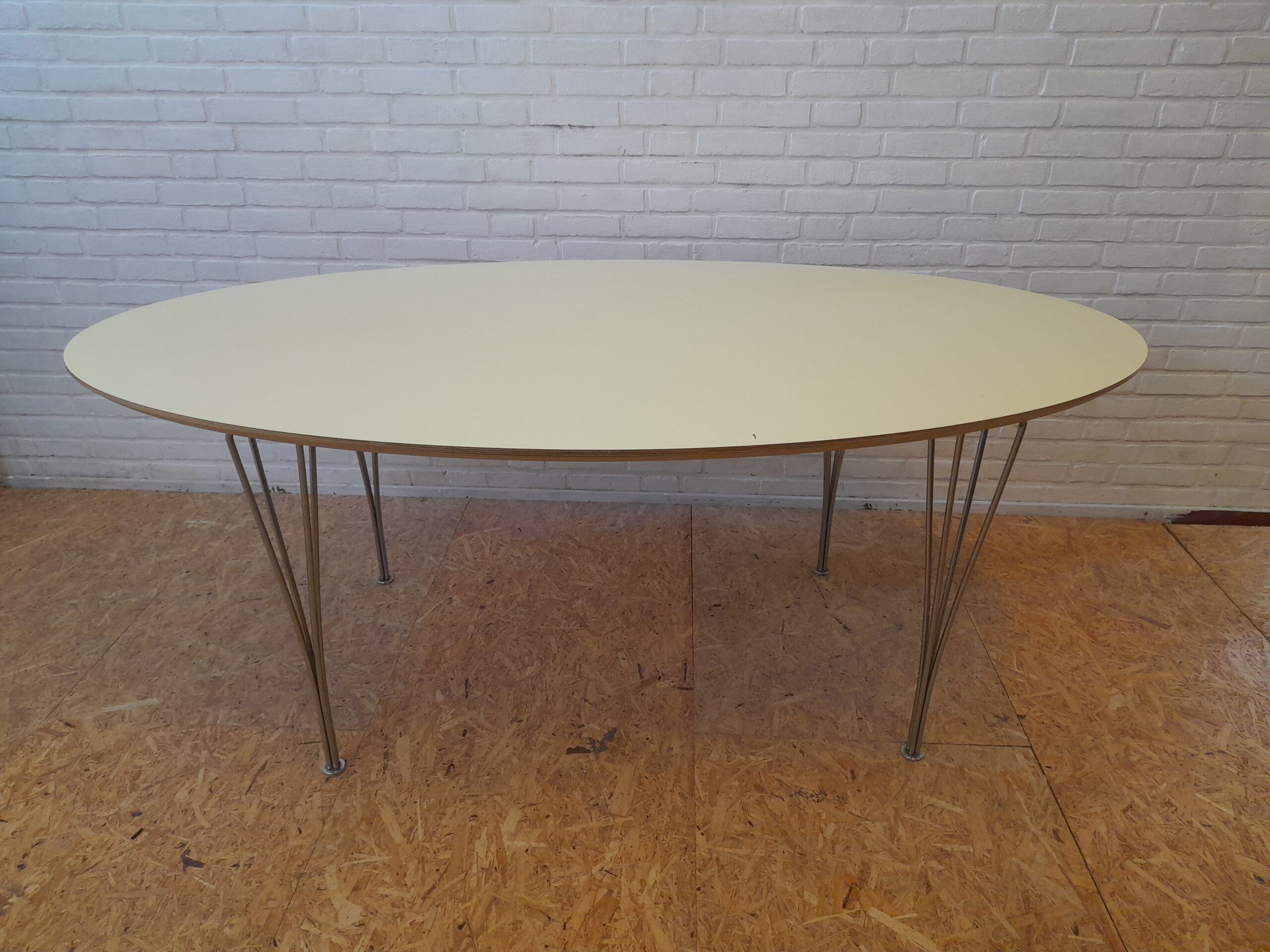 Piet Hein “Ellips” dining table