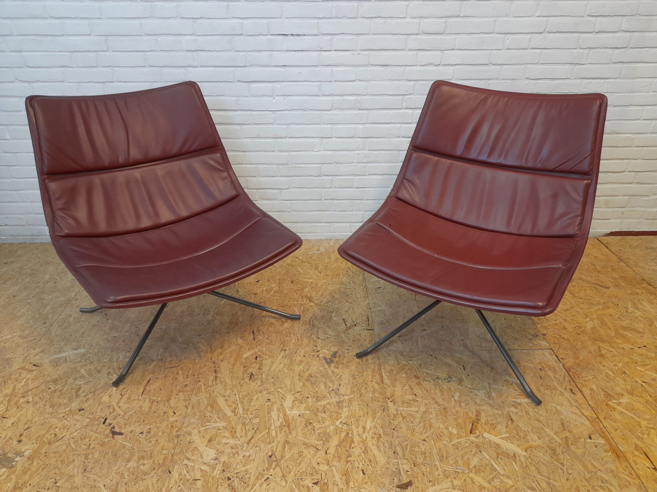 Zanotta pair of Yuki loungechairs