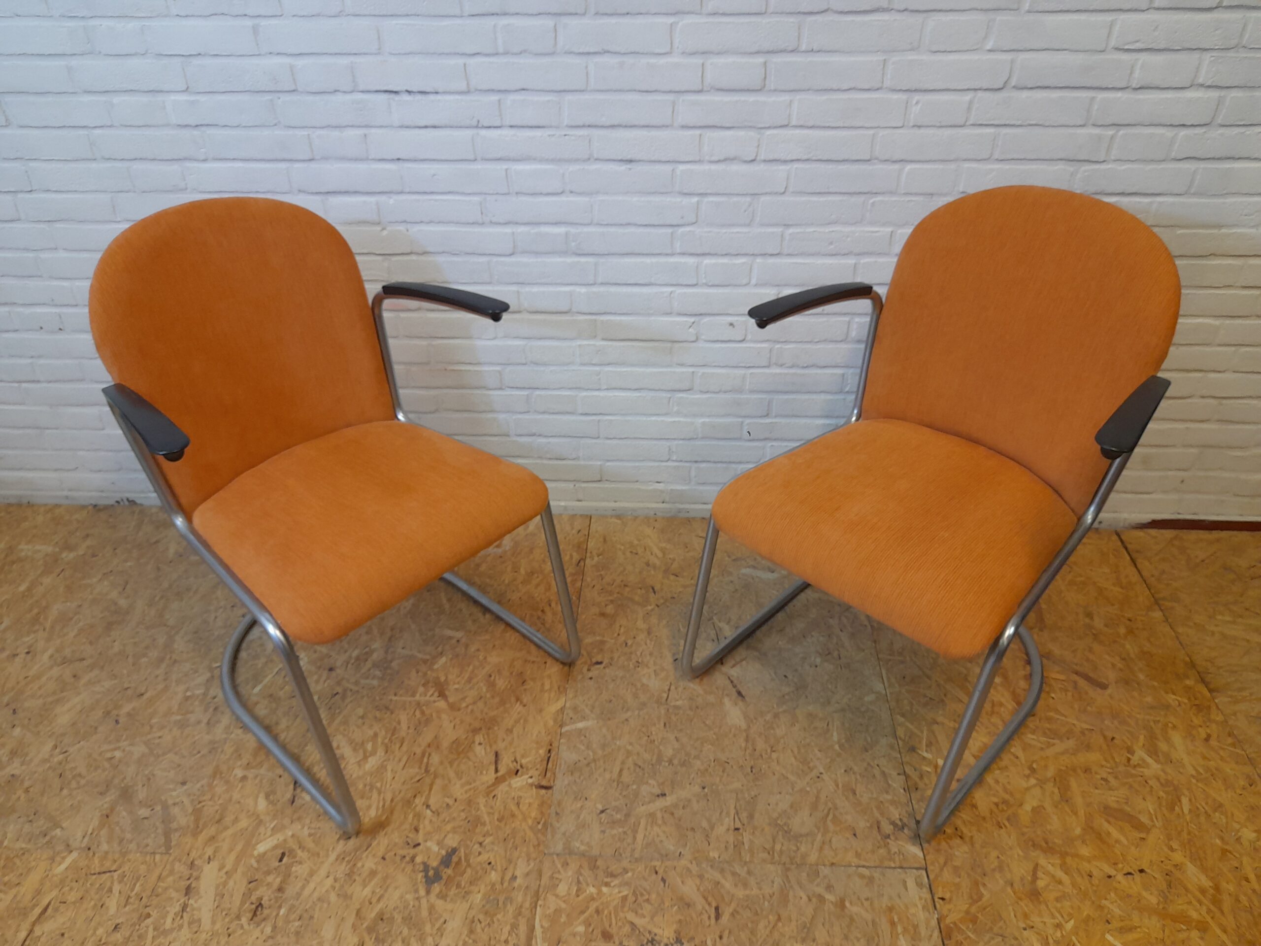 Gispen 413 R  set of 2