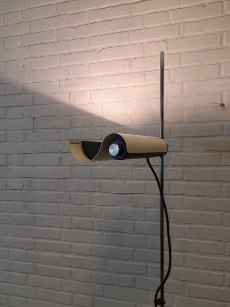 Dim 333 uplighter Oluce