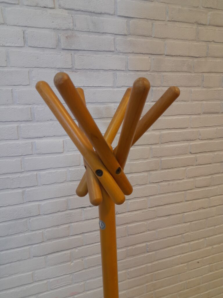 Broomstick “Tenorio” Coat rack