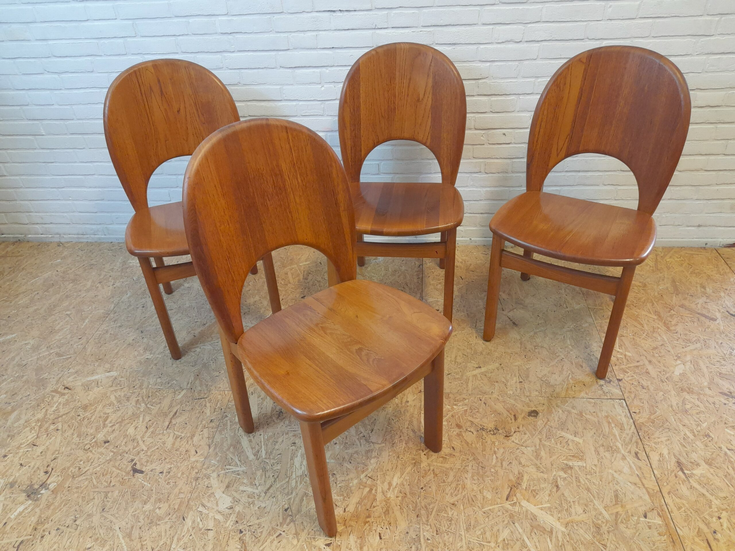 Spoon back diner chairs Glostrup, set of 4
