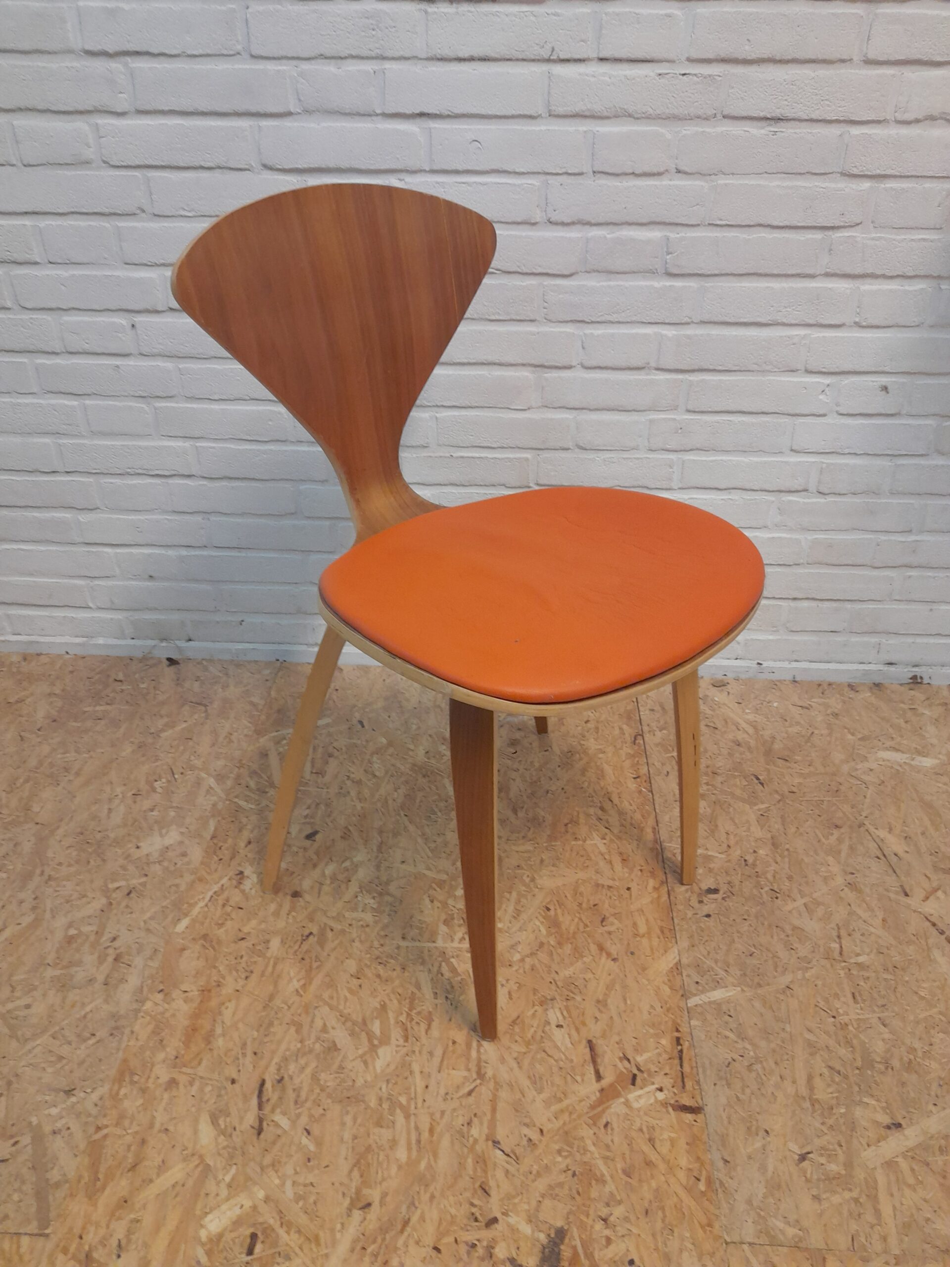 Norman Cherner diner chair 1958