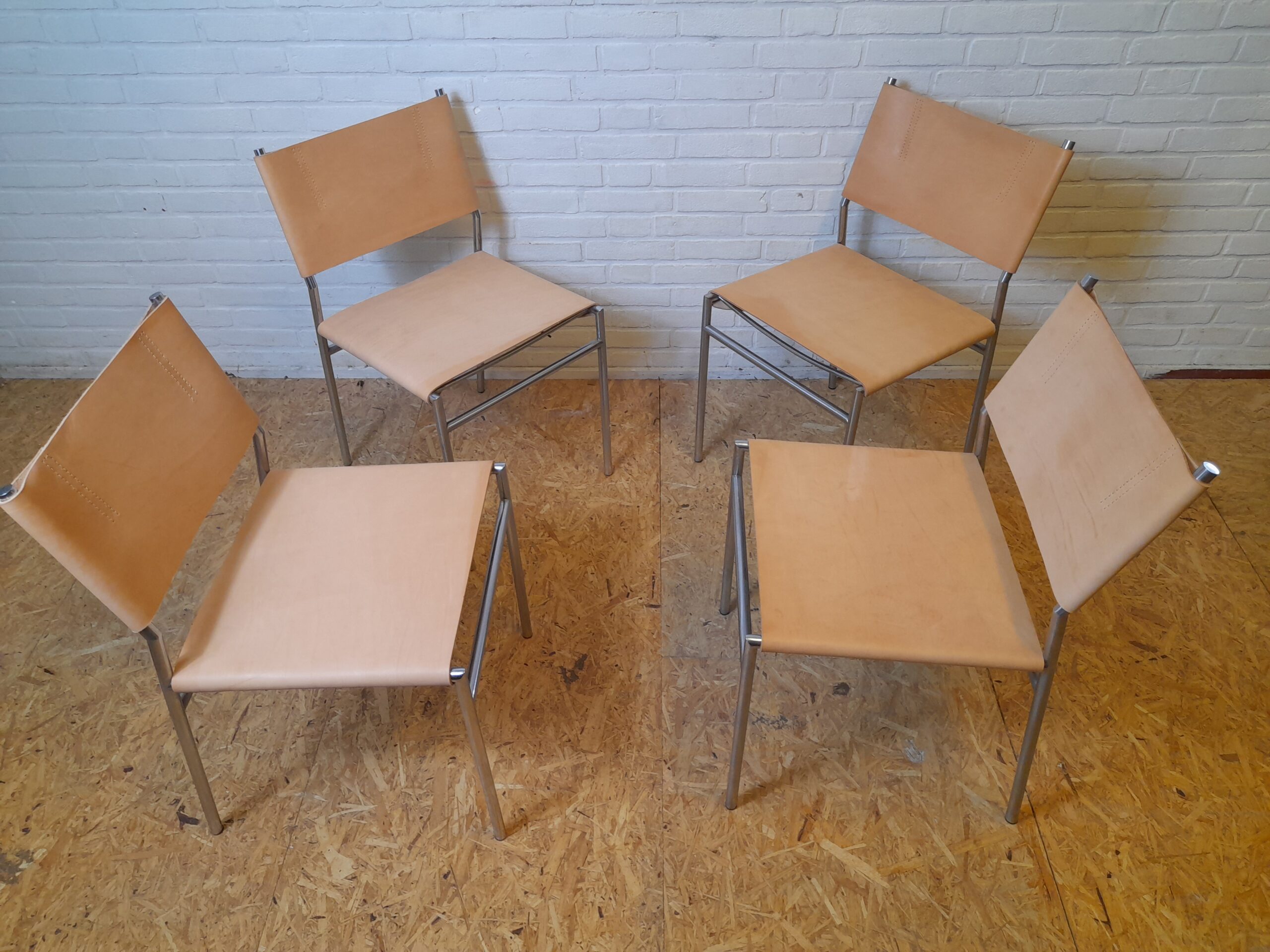 Martin Visser, Spectrum dining Chairs